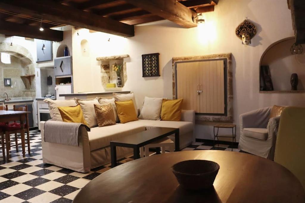 Entre Uzes Et Le Pont-du-gard Le Logis D'autrefois Appartement *